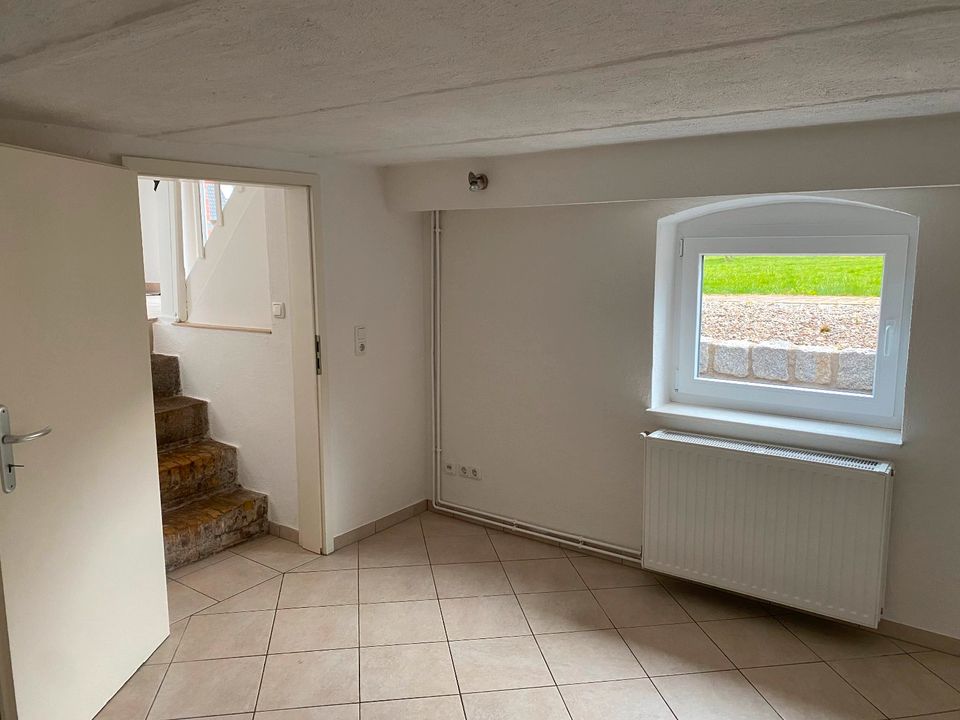 Frisch sanierte ruhige 2-Zimmer Wohnung auf Gutsanlage in Barkelsby