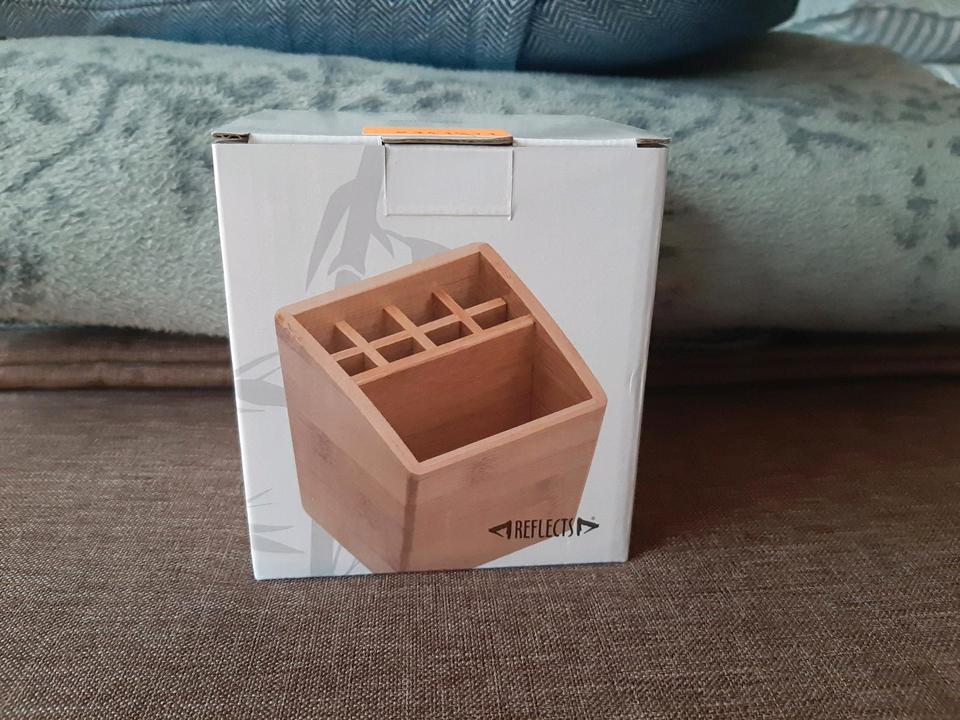 Neu, Stift- und Utensilienhalter aus Holz für den Schreibtisch in Wedel