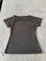 Nike Sport Shirt schwarz Gr. L ***TOP*** Hessen - Eschborn Vorschau