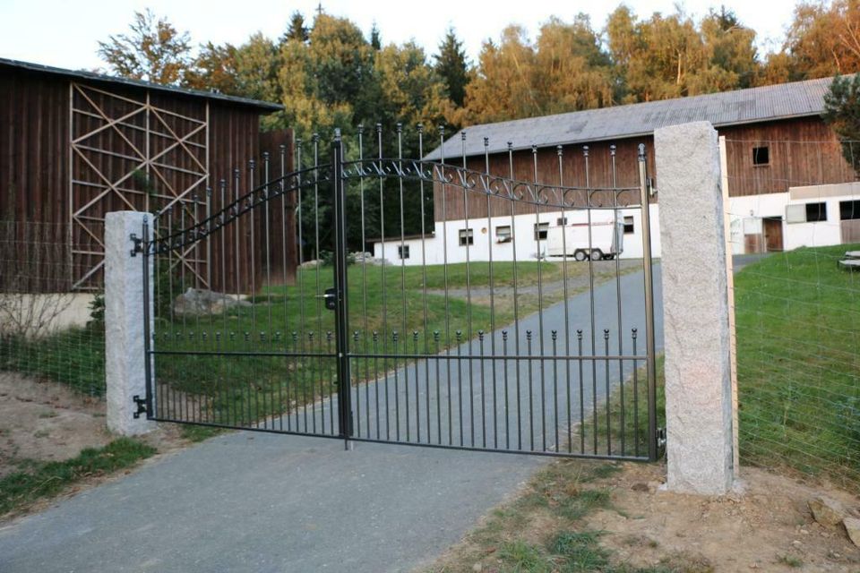 Flügeltore elektrischer Antrieb Schiebetore in Untersteinach