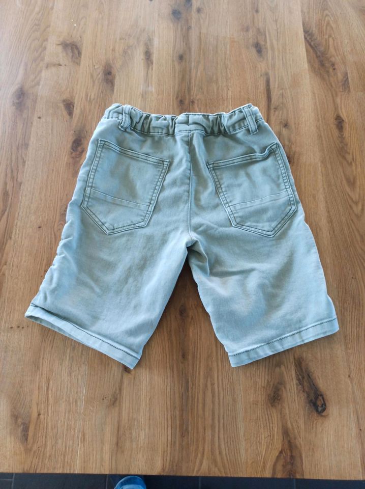 Kinder Shorts Gr. 152 in Jade