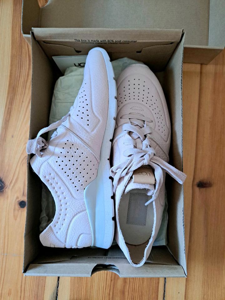 Sneaker Leder Ugg neu Gr 39.5 in Schönefeld