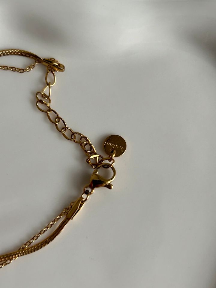 Vergoldete Halskette mit Plättchen in Sandhausen