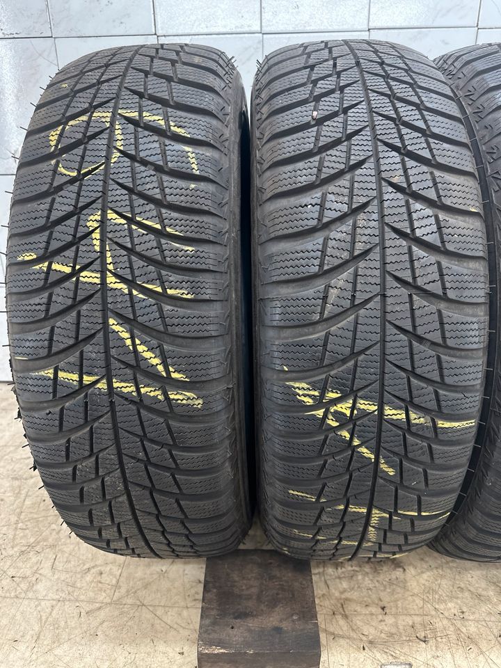 215/65 R17 99H Winterreifen Bj.2017 BRIDGESTONE 5-7mm in Remscheid