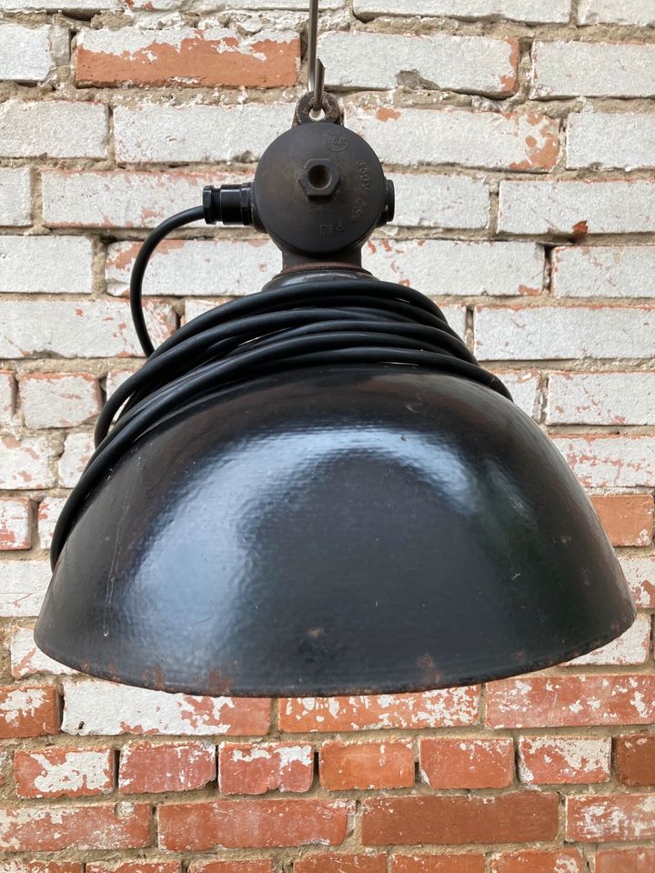 DDR Stalllampe Industrie Loft Retro Lampe Vintage Metall schwarz in  Thüringen - Bad Langensalza | Lampen gebraucht kaufen | eBay Kleinanzeigen  ist jetzt Kleinanzeigen