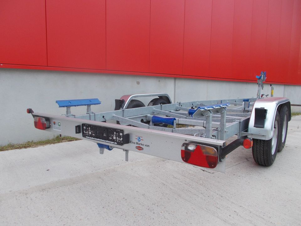 Böckmann TPV Bootsanhänger Bootstrailer BA 2700 L kg NEU in Großderschau