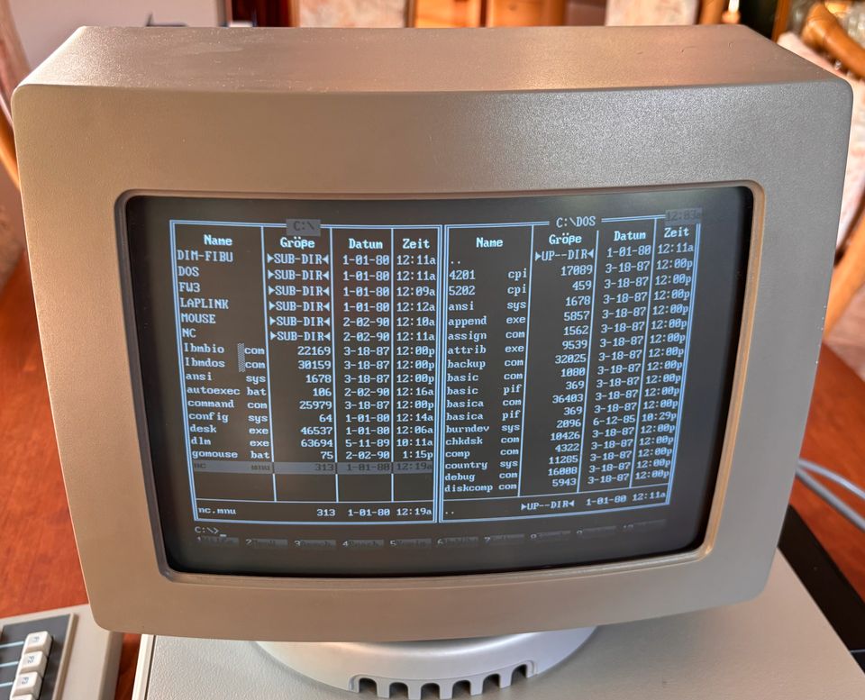 Olivetti Personal Computer Monitor schwarz/weiß, selten, läuft in Tübingen