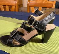 Lloyd Riemchen Pumps Sandale Leder schwarz Gr 40 Bochum - Bochum-Ost Vorschau