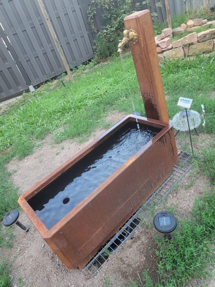 Corten Stahl Säule Brunnen Wasserspiel Garten Messe Gala Deko in Neustadt an der Weinstraße