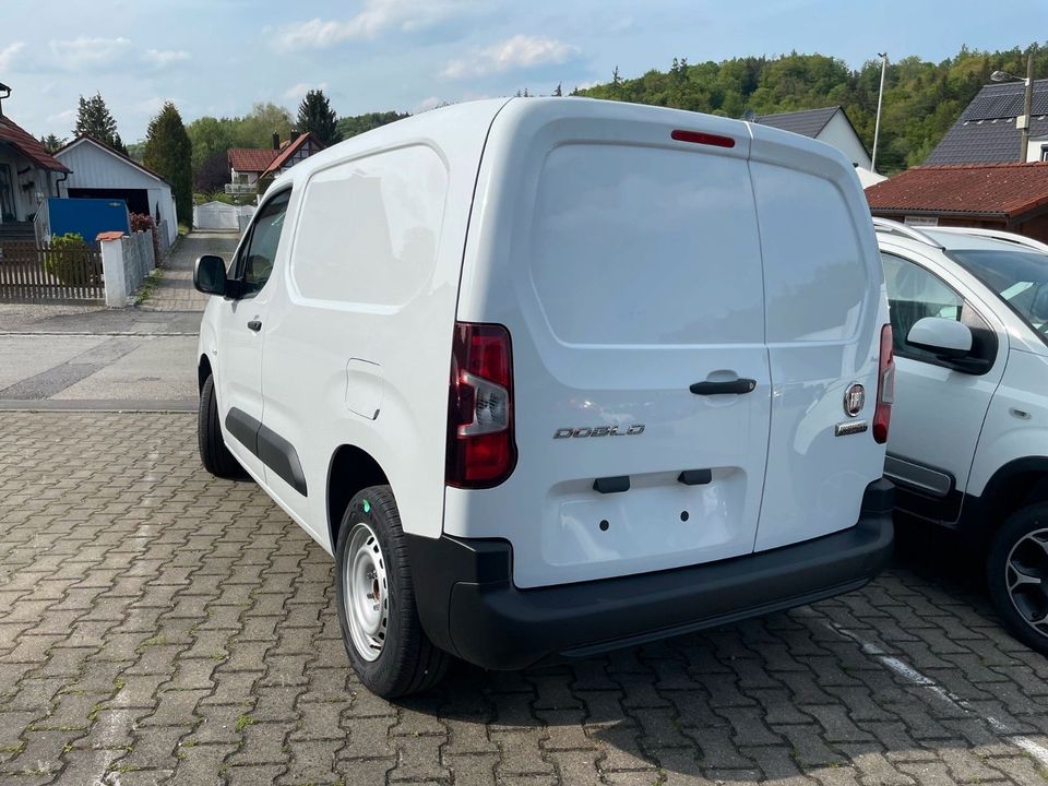 Fiat Doblo Kastenwagen L1 1.5 BlueHDi 75 kW Neues Mod in Diedorf