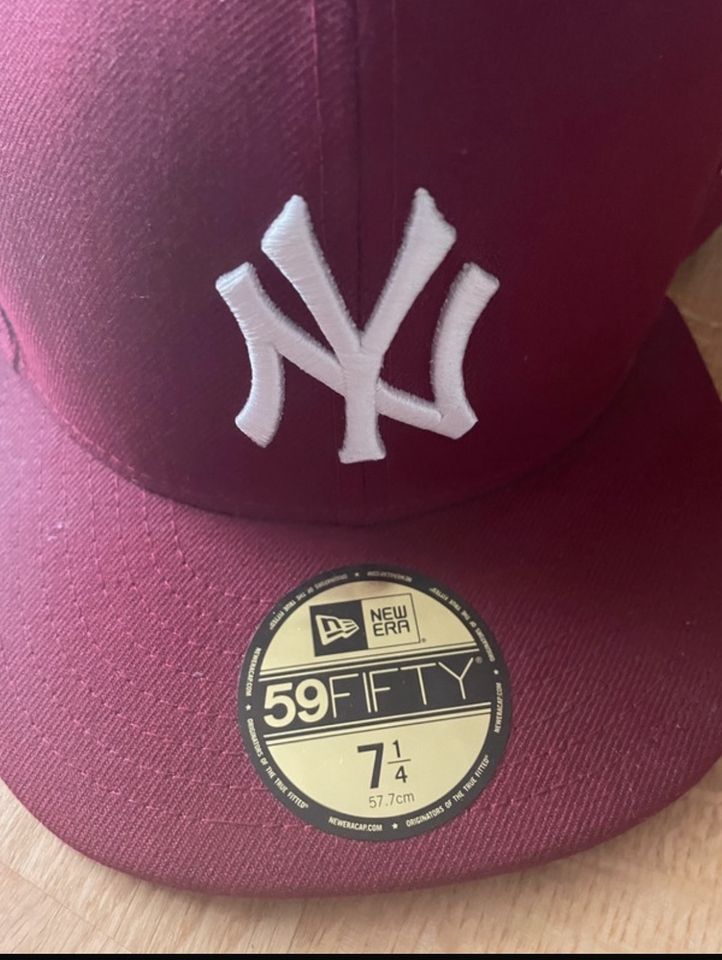 Snapback Cap new era New York Yankees rot Größe 7 1/4. in Baden ...