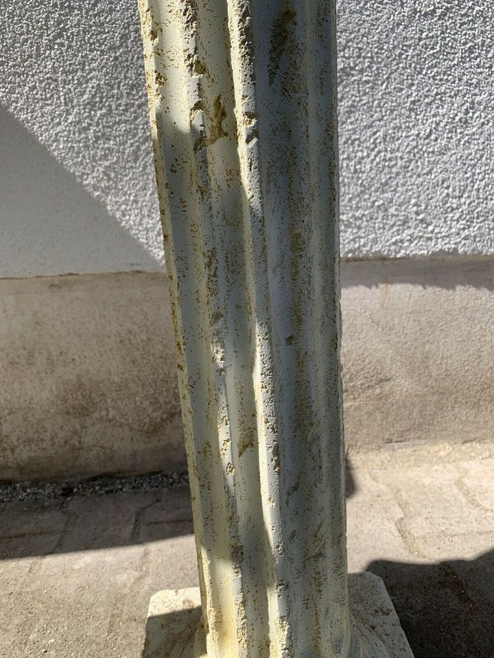 Stand Säulen aus Stuck in München