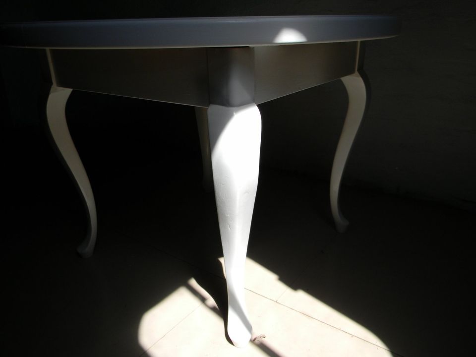 Tisch,Vollholz shabby chick,weiß,erweiterbar,steht stabil H:64cm in Kiel
