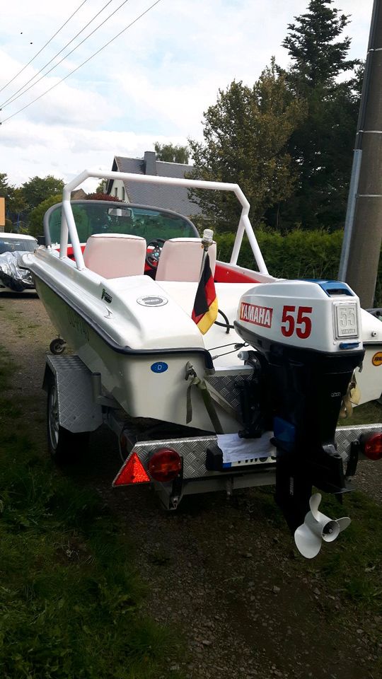 Sportboot + Trailer in Lichtenau