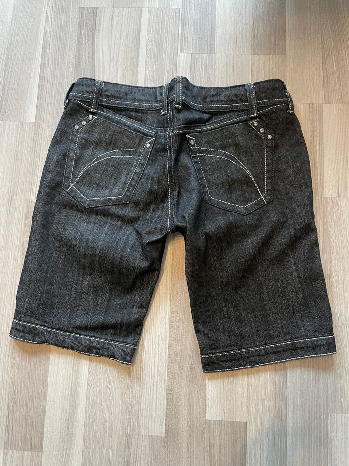 Kurze Jeans Dunkel - Größe 31 in Dachau