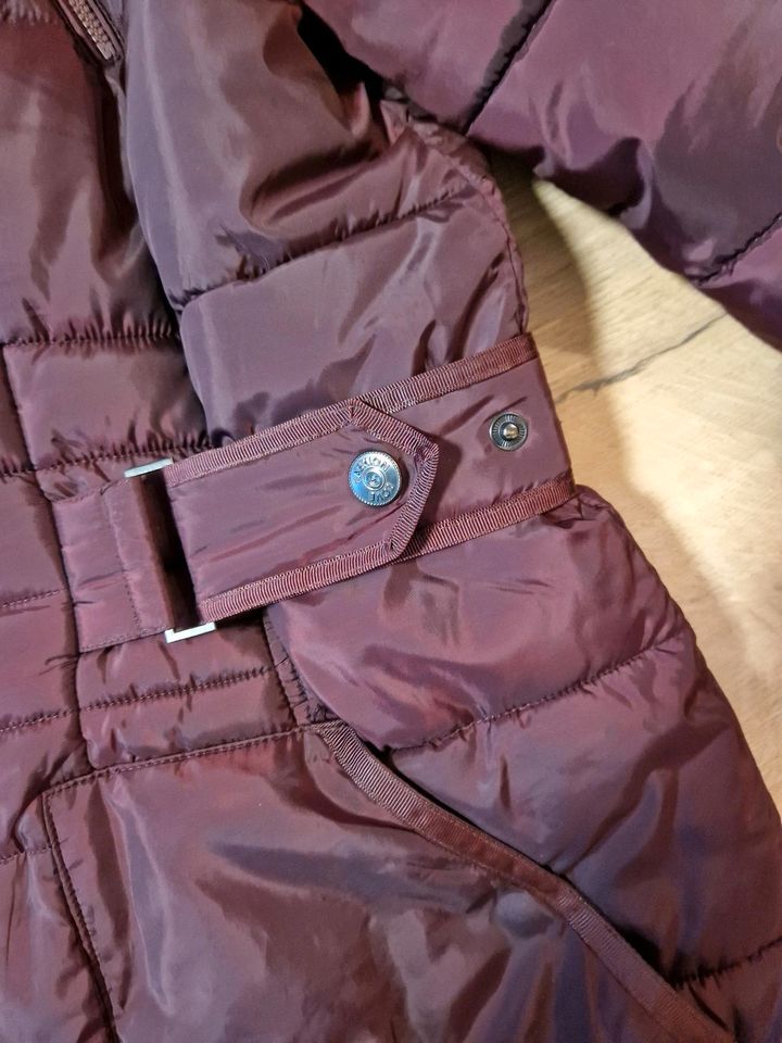 Jacke, Winterjacke, Größe 44, mit Kapuze in Extertal