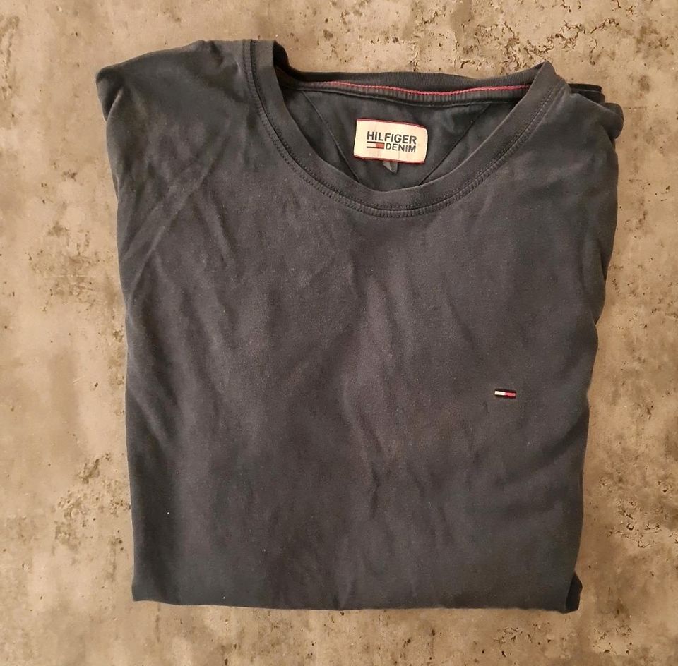 Tommy Hilfiger Shirt Größe L in Bexbach