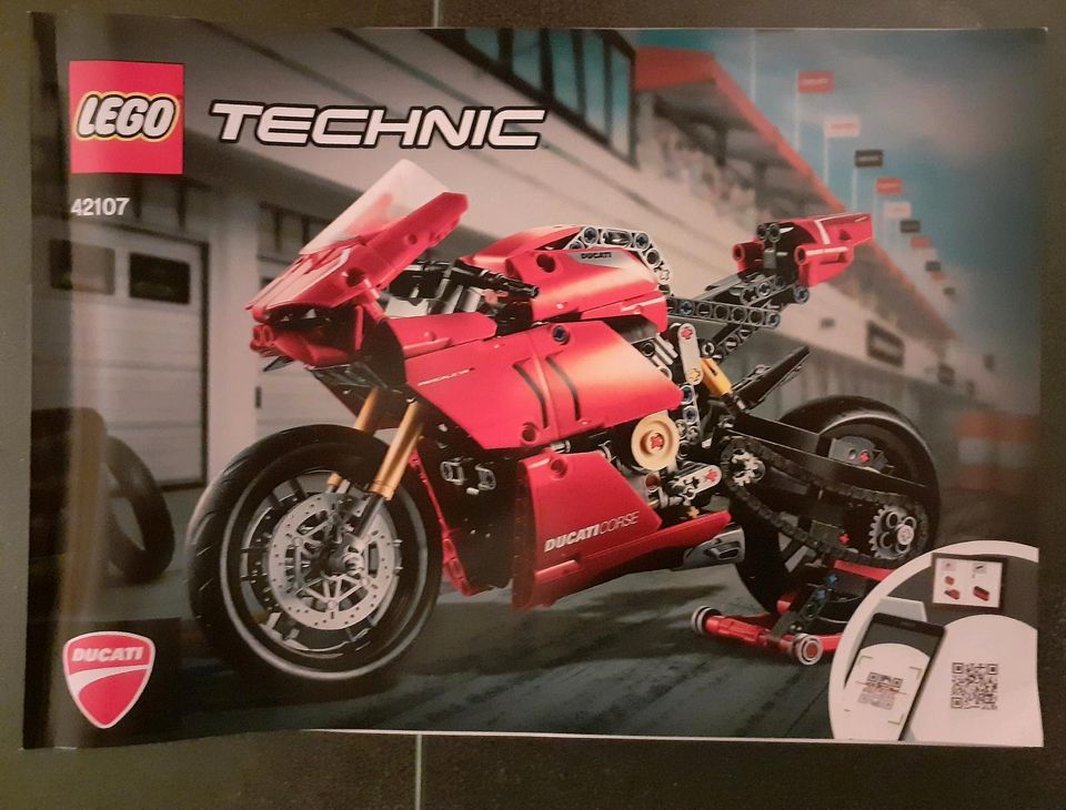 Lego Technic Ducati Panigale V4 R (42107) in Schortens