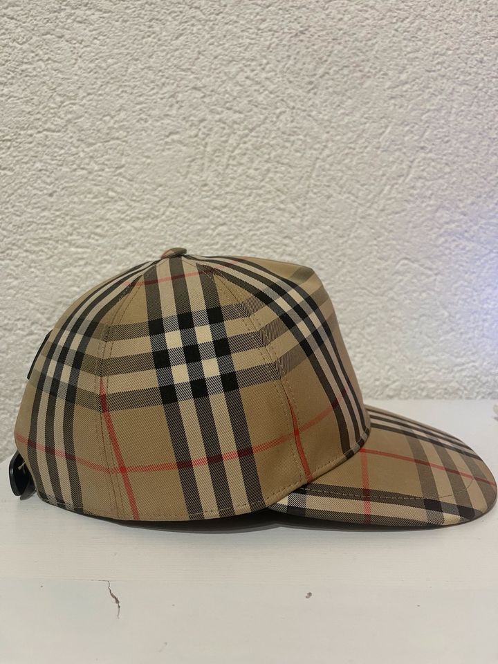 Burberry Kappe Größe S in Sinsheim