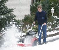 Kehrmaschine Tielbürger TK 17 Honda Winterpaket Schneeschild usw Hessen - Schöffengrund Vorschau