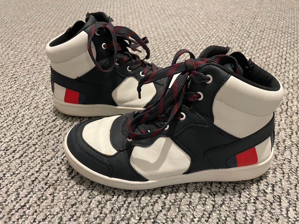 Tommy Hilfiger Sneakers Schuhe 36 Große in Göppingen