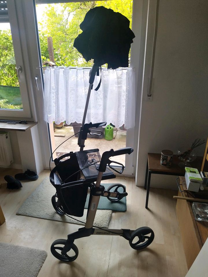 Rollator Sunrise Medical Gemino 30 mit Regenschirm in Ulm