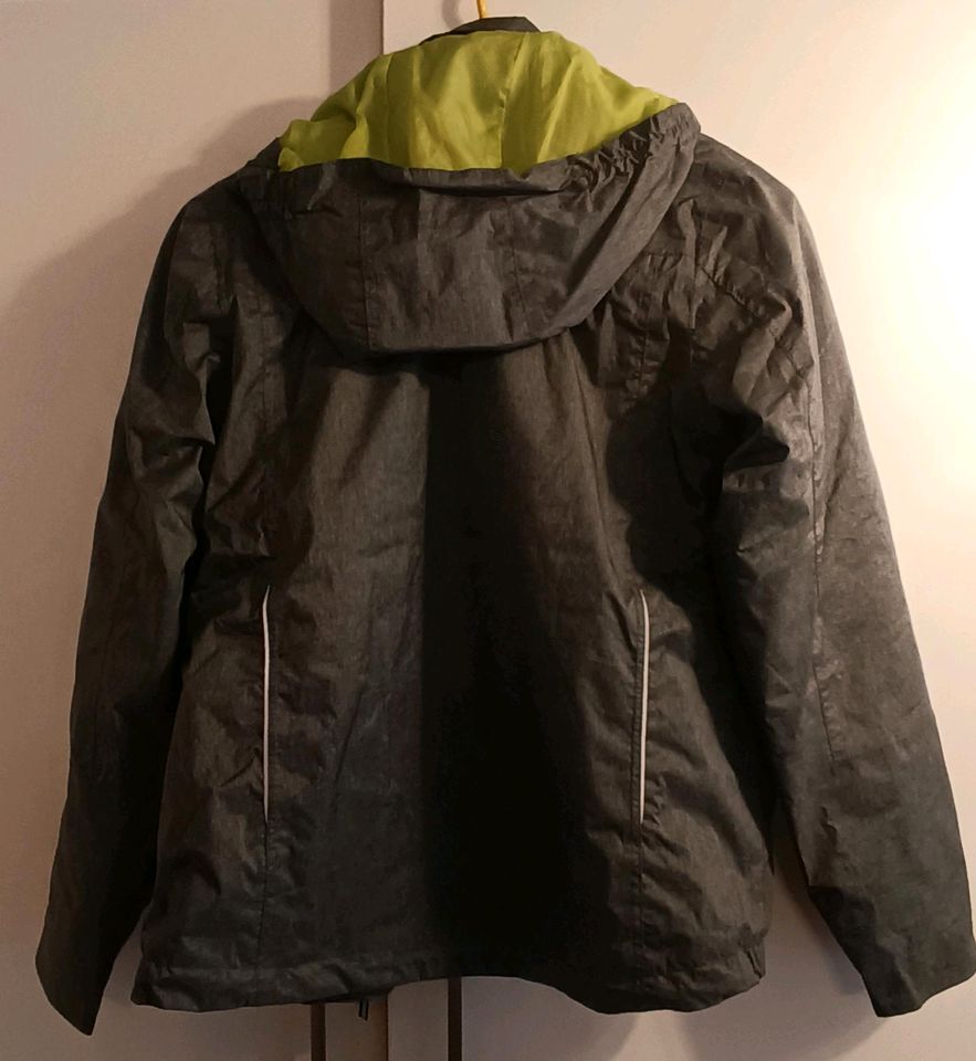 Winterjacke Gr. 146/152 in Schwendi