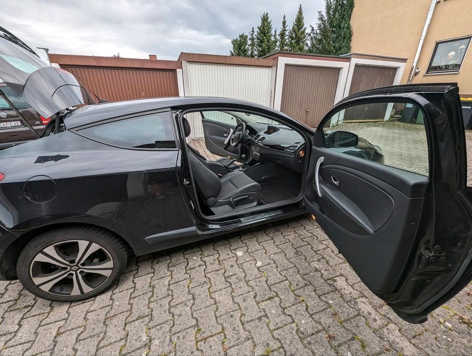 Renault Megane Coupe Bose Edition 1.9dci 130 PS 245k km Bj 2011 in Wildberg