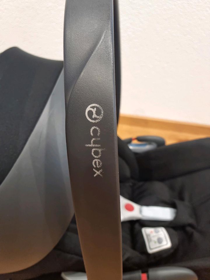 Cybex Platinum Cloud Z I-size Plus Deep Black in Bad Krozingen