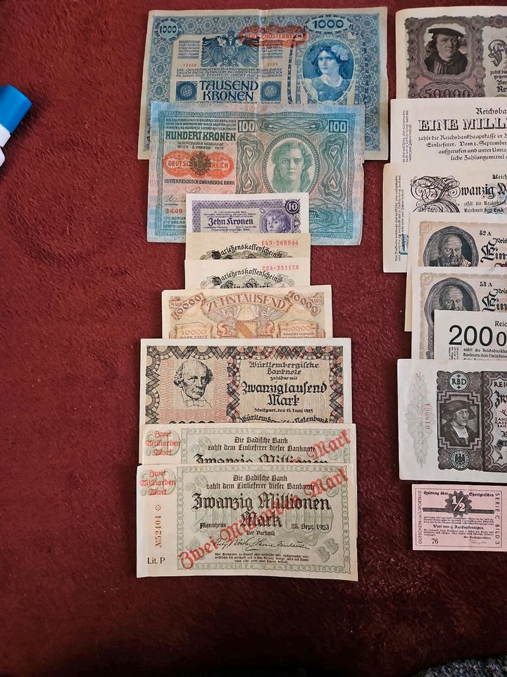 Banknoten/ Notgeld Deutsches Reich/ Österreich. (2) in Wiesbaden