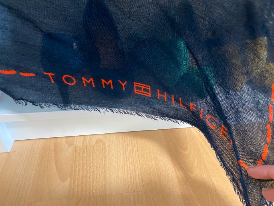 Tuch Tommy Hilfiger in Lich