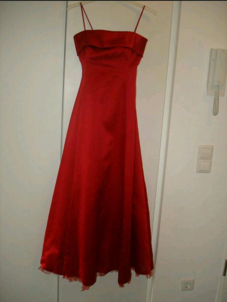 Kleid, Abendkleid, Ballkleid rot, Größe xs in Hamburg