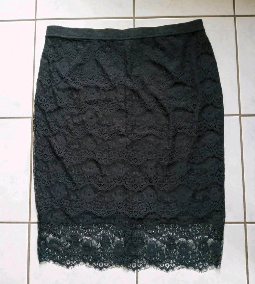 Spitzenrock von H&M  Gr. XL  Damenrock schwarz mit Spitze NEU in Gelnhausen