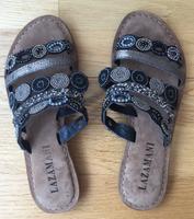 schwarze Ledersandalen, mit Perlen bestickt, neu, Marke: Lazamani München - Untergiesing-Harlaching Vorschau