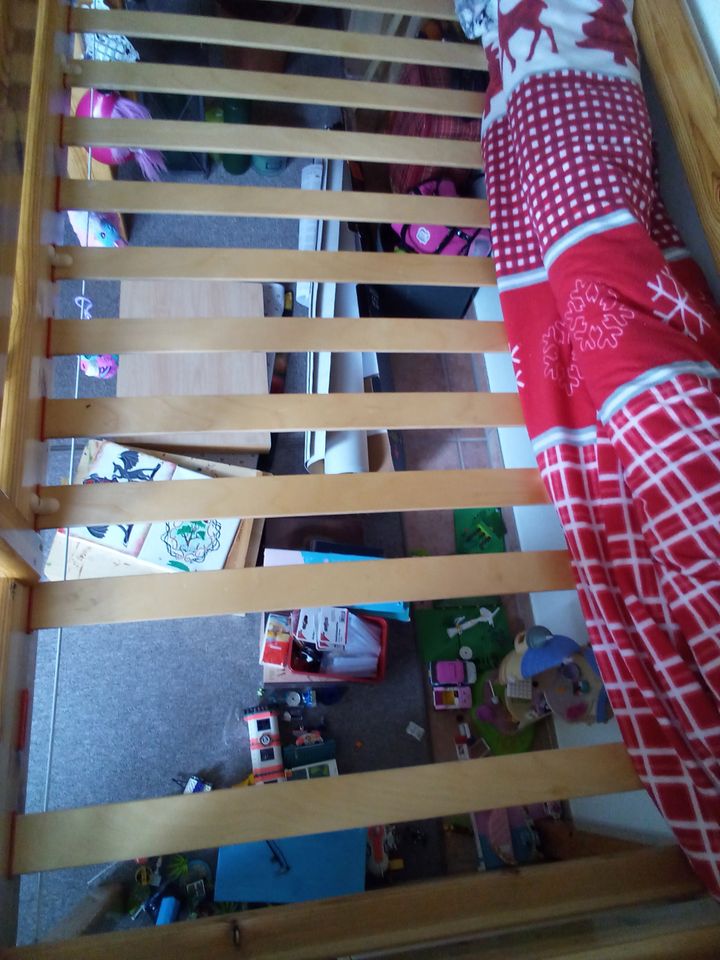 Kinderbett und Matraze zu verschenken in Lotte