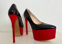High Heels Plateau Pumps schwarz rot 18 cm Abs Stiletto Gr 43 NEU Hessen - Kassel Vorschau