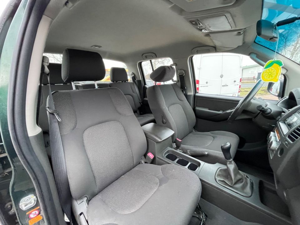 Nissan Navara Pickup Double Cab SE 4X4 Clima MFL AHK in Esens
