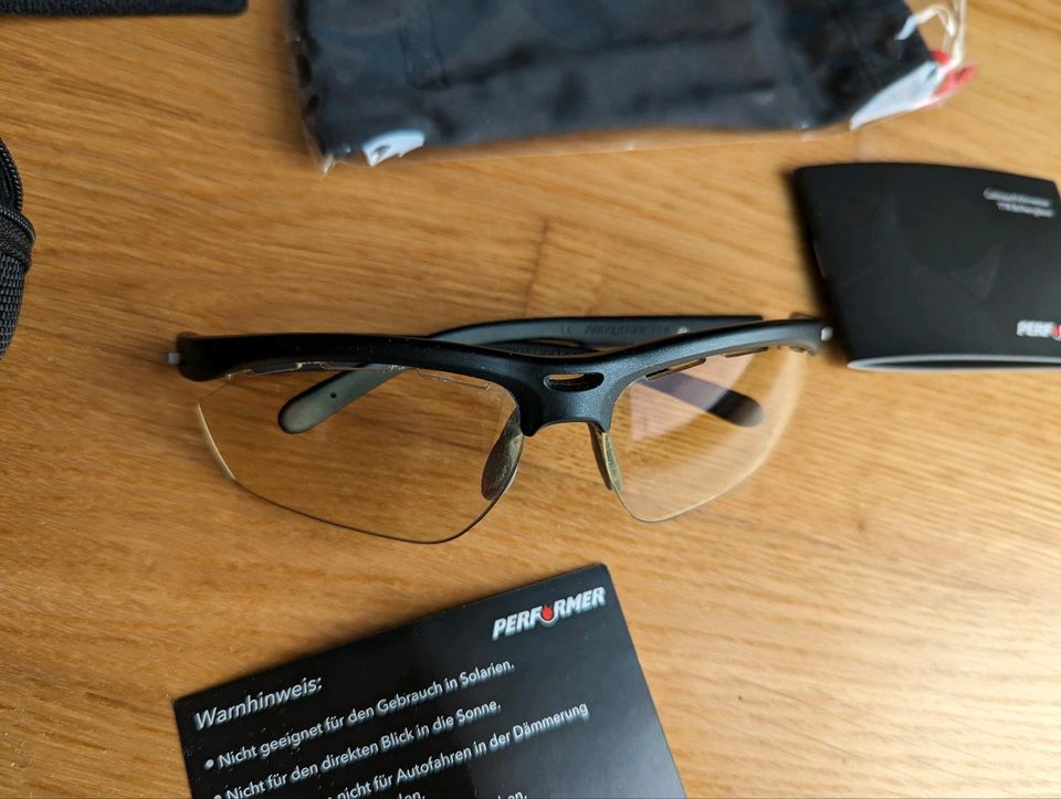 Sport-Brille Performer TTR mit abdunkelnden gläsern Gr. S - Top!! in Nürnberg (Mittelfr)