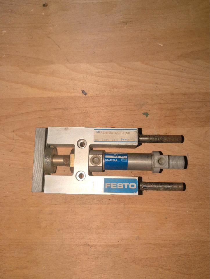 Festo Pneumatic FEN Führungseinheit + Fest Pneumatikzylinder in Heroldsberg