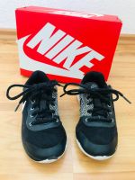 Nike Sneaker Straßenschuhe Halbschuhe Schnürschuhe schwarz 28 Mitte - Tiergarten Vorschau