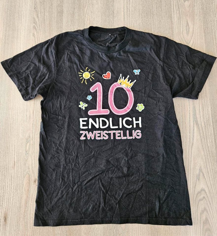 T-Shirt 10. Geburtstag Endlich Zweistellig Gr. 152, Top Zustand in Freising
