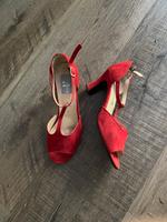 Tanzschuhe aus Wildleder in Rot Made in Spain gr 40 Nordrhein-Westfalen - Engelskirchen Vorschau