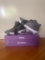 NEU! NIKE LeBron Witness VIII, Gr. 42, Basketballschuhe,OP: 120 € München - Schwabing-West Vorschau