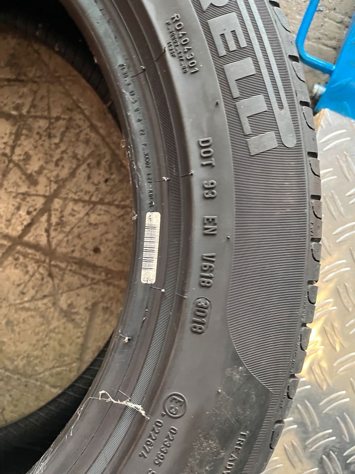 Neuwertige Gebrauchtreifen 225 55 r17 Pirelli Sommerreifen in Schwieberdingen