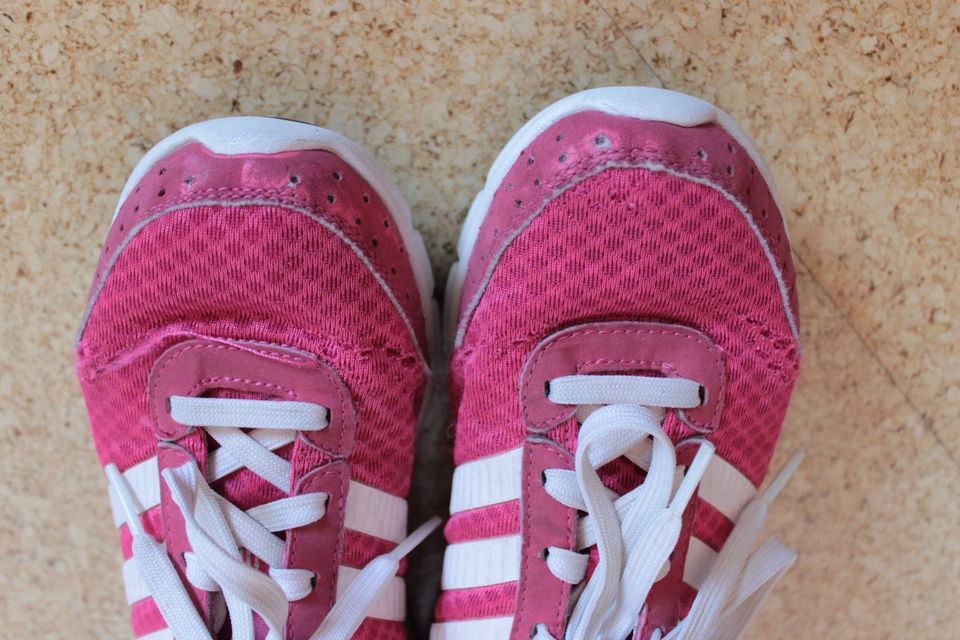 Adidas Mädchen Turnschuhe Gr.34 pink in Dörpen