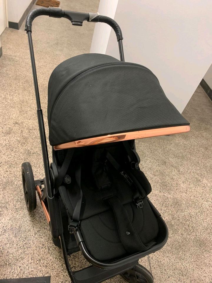 Kinderwagen mit Zubehör VB in Köln