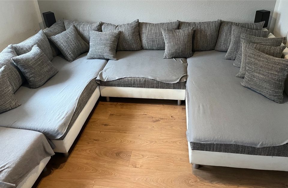 Couch/Schlafcouch/Sofa abzugeben in Burscheid