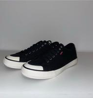 Levis Hernandes Sneaker  NEU mit OVP  Unisex schwarz Größe 42 Hessen - Schlüchtern Vorschau