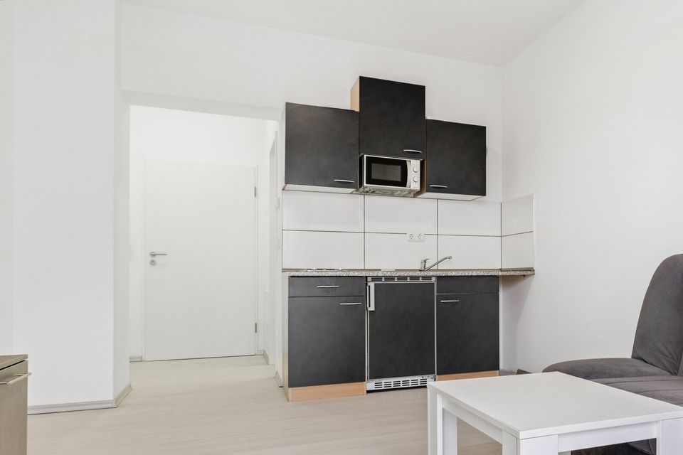 Voll möblierte 1 ZKB Wohnung mit Balkon - Ideal für Kapitalanleger in Königsbrunn