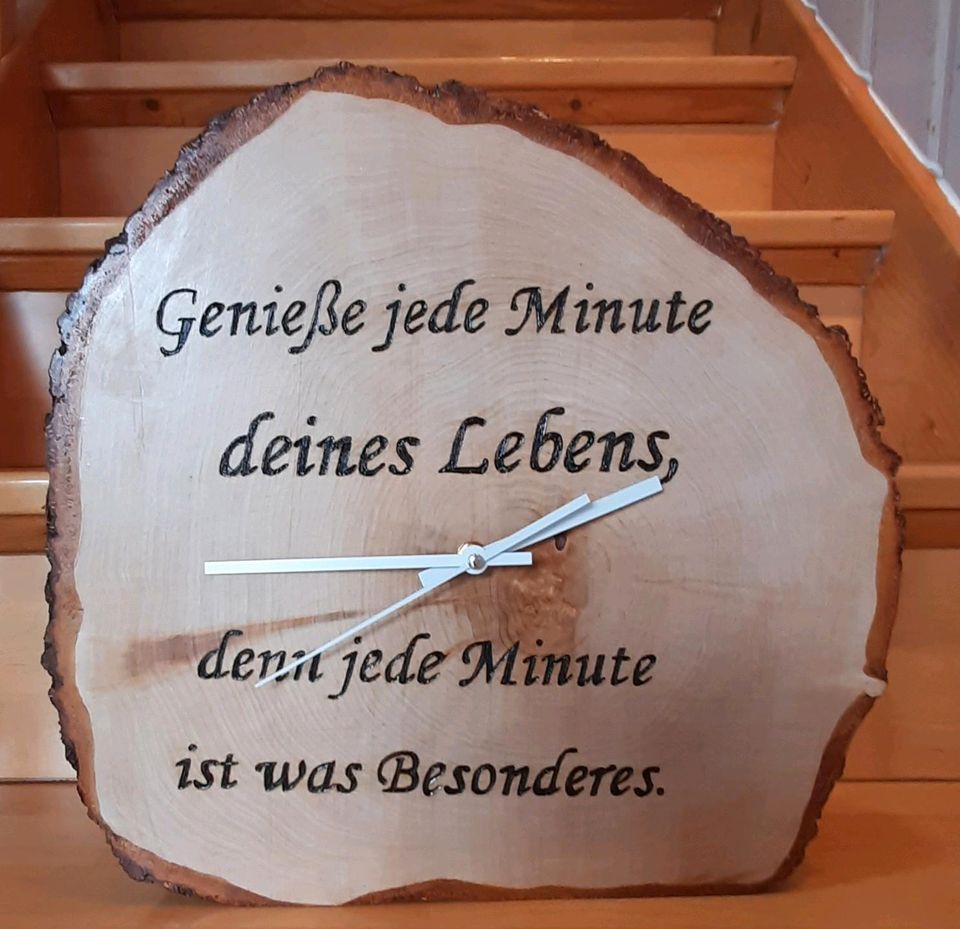 Geschenkidee Uhr Wandaufhang Holzdeko Bauscheiben in Mehlmeisel